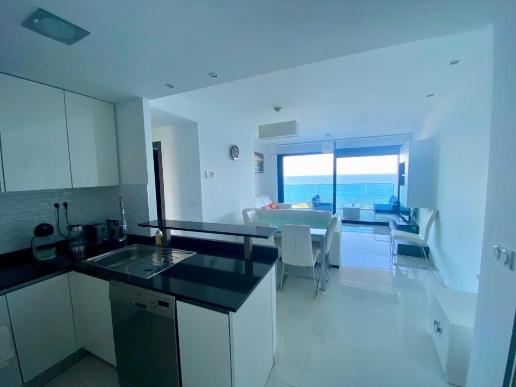 Apartment Deluxe Clara Sea Senses Torrevieja Exterior photo