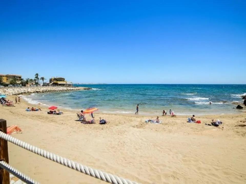 Apartment Deluxe Clara Sea Senses Torrevieja Exterior photo