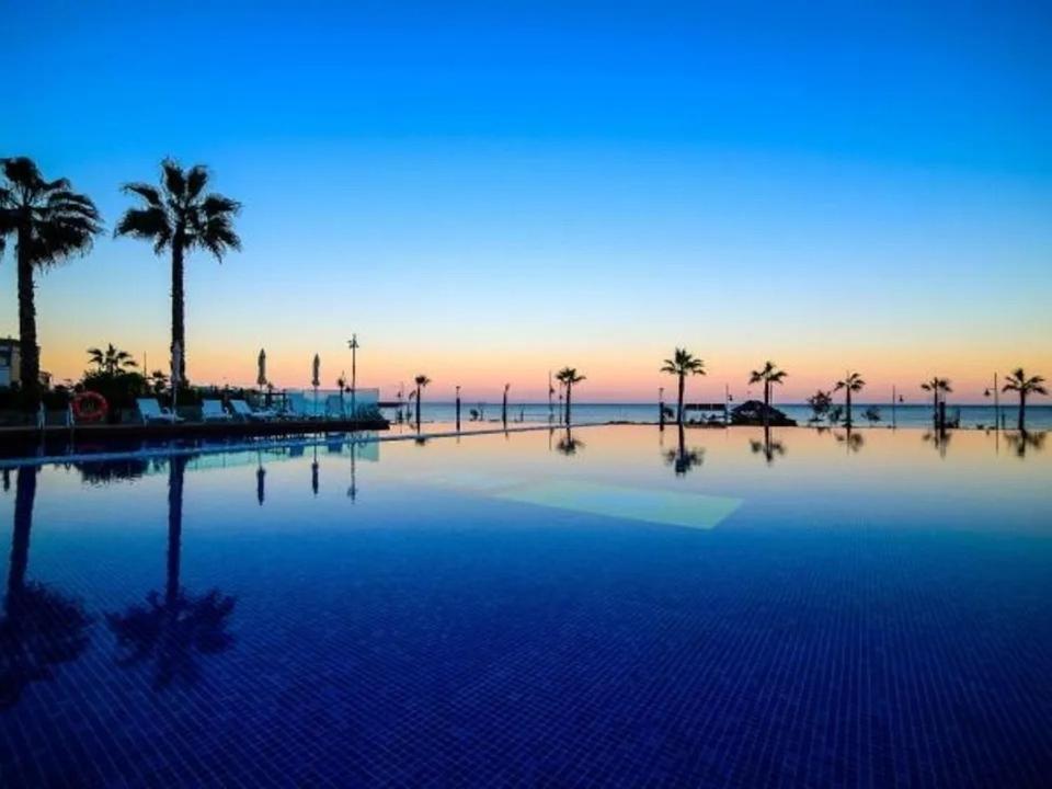 Apartment Deluxe Clara Sea Senses Torrevieja Exterior photo