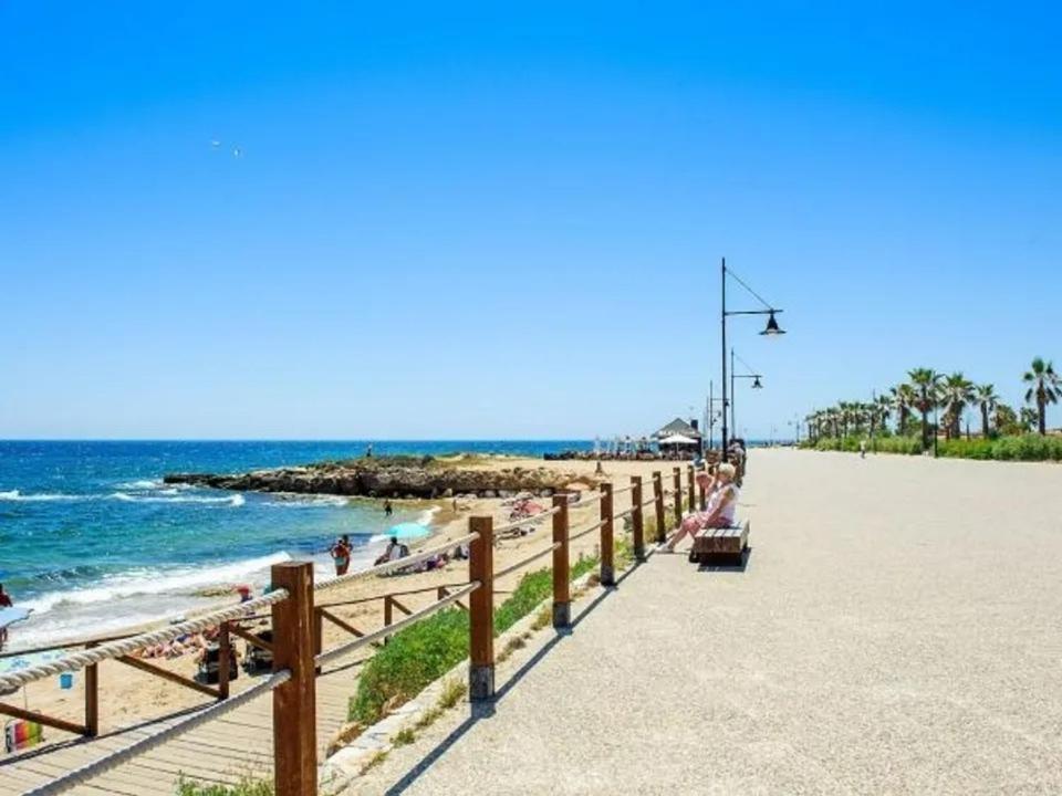 Apartment Deluxe Clara Sea Senses Torrevieja Exterior photo