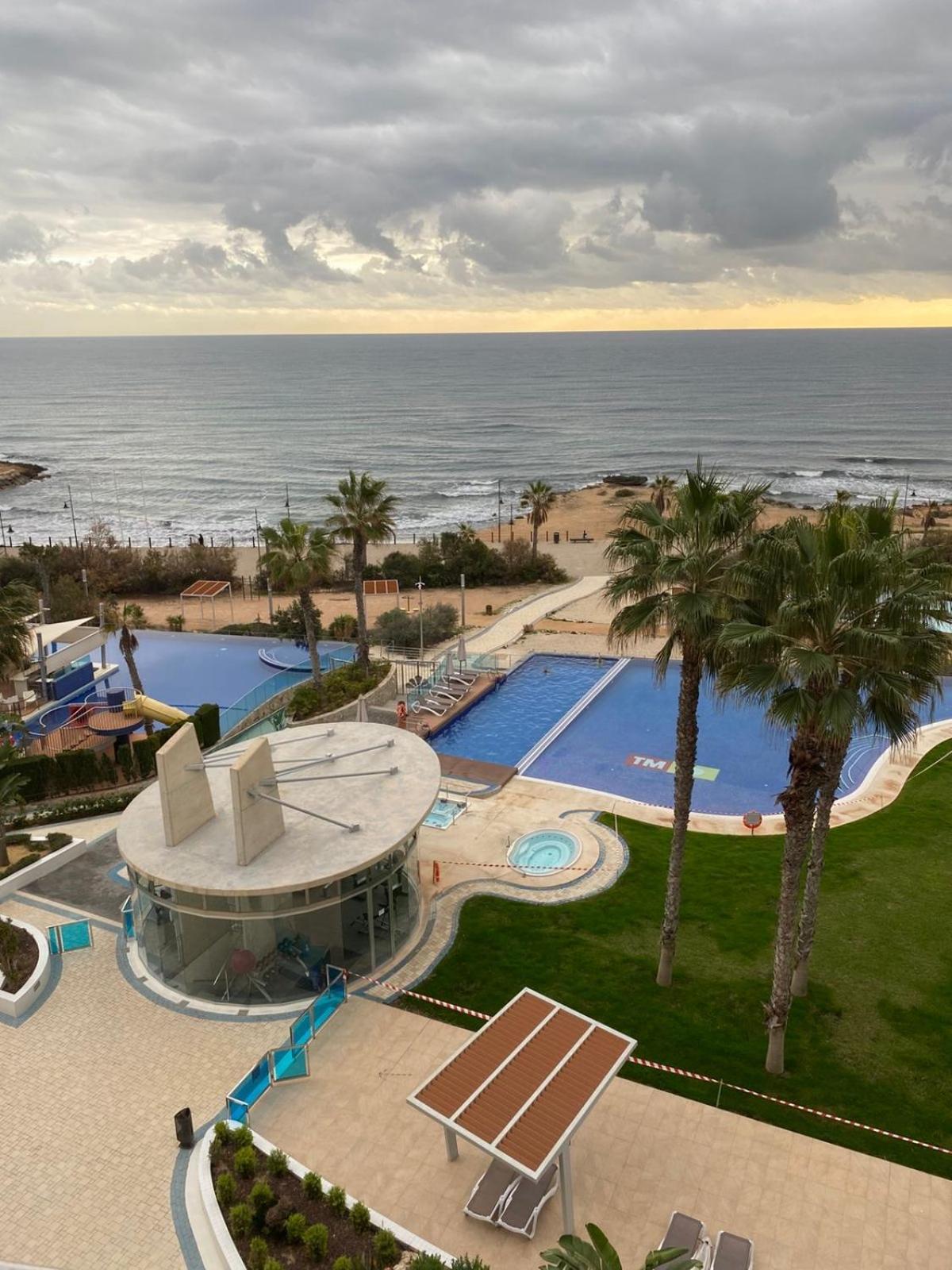 Apartment Deluxe Clara Sea Senses Torrevieja Exterior photo